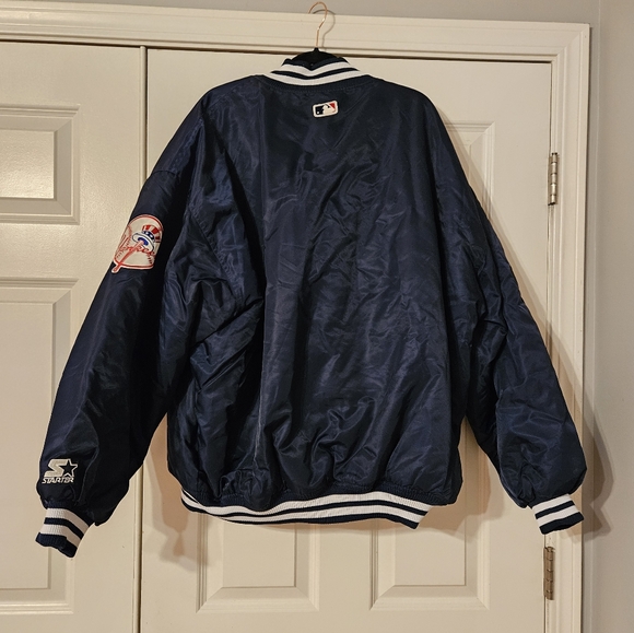 MLB New York Yankees Bomber Jacket - Picture 2 of 6